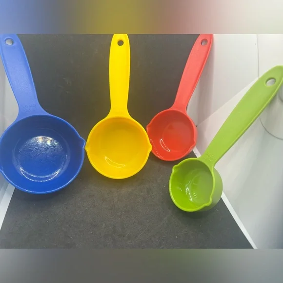 🥰 4/$25 - Colorful Measuring Cups Set - Picture 2 of 7